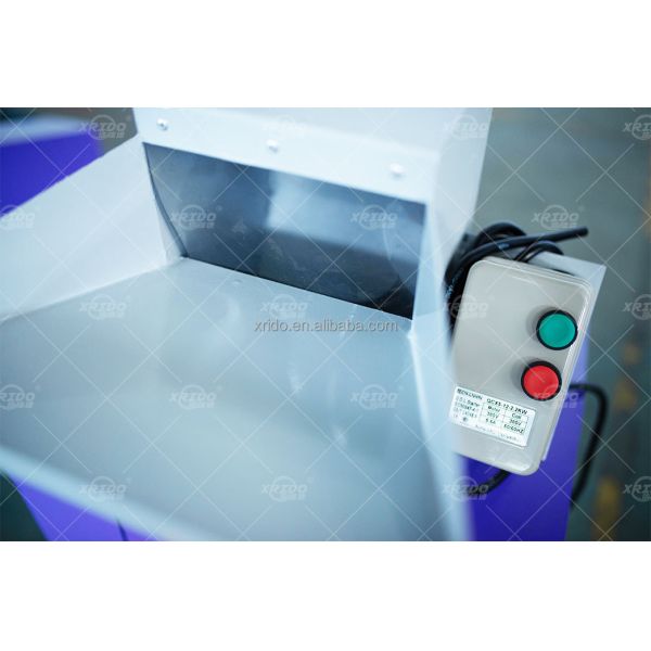 Durable Blade Material Plastic Crusher with Customizable Voltage and 1 Year Warranty for Efficient Plastic Shredding