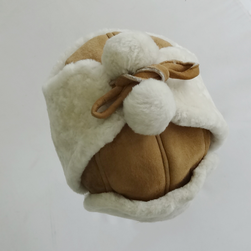 Machine Sewing Shearling Fur Hats For Riding / Hiking With ODM Designs
