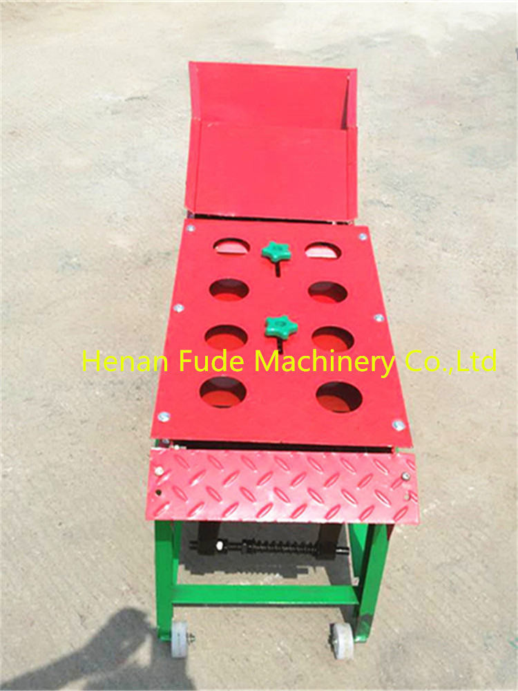Corn husk sheller