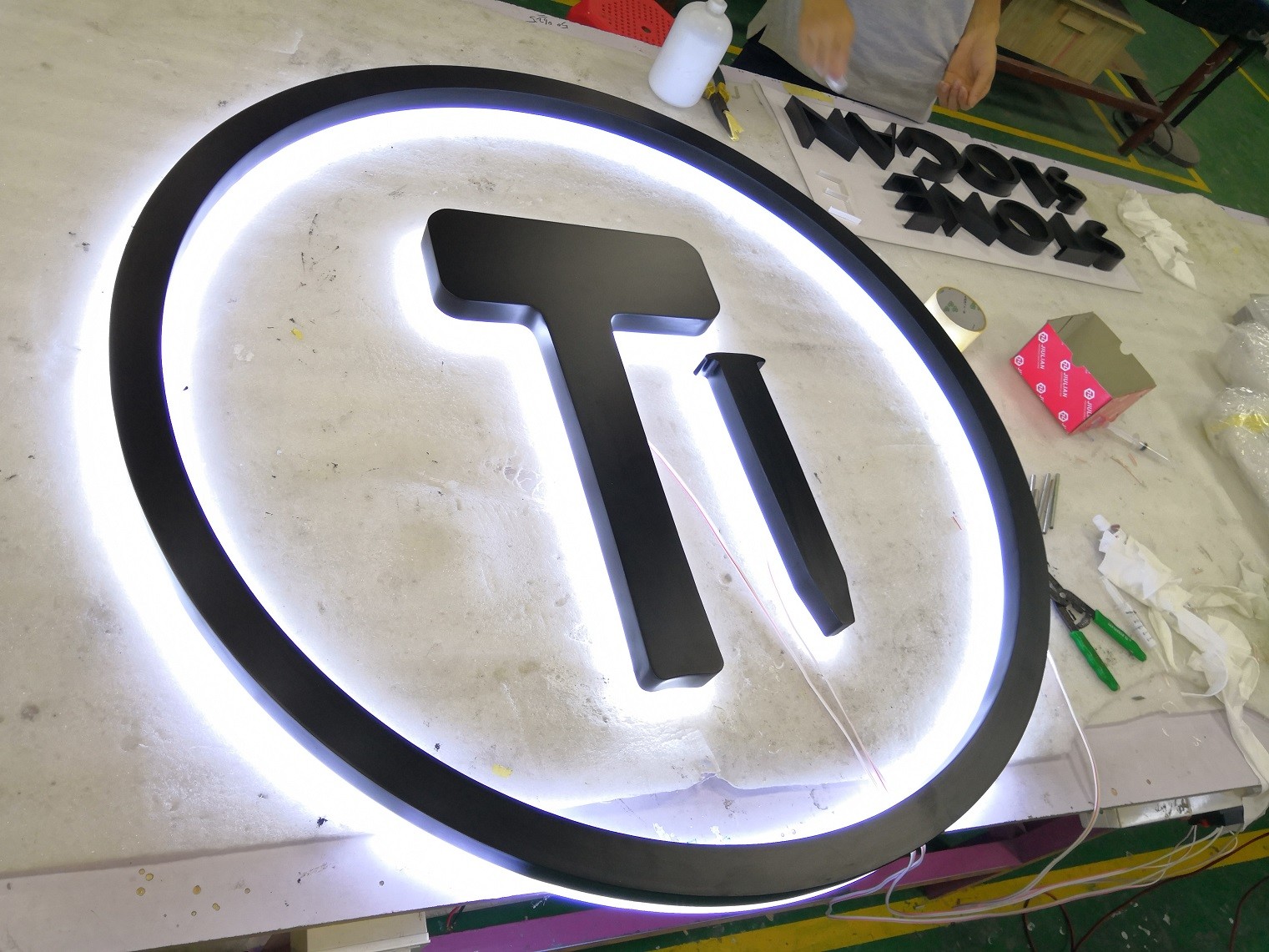 3D Acrylic Front Lit Channel Letter Sign PANTONE / RAL 40mm For Office