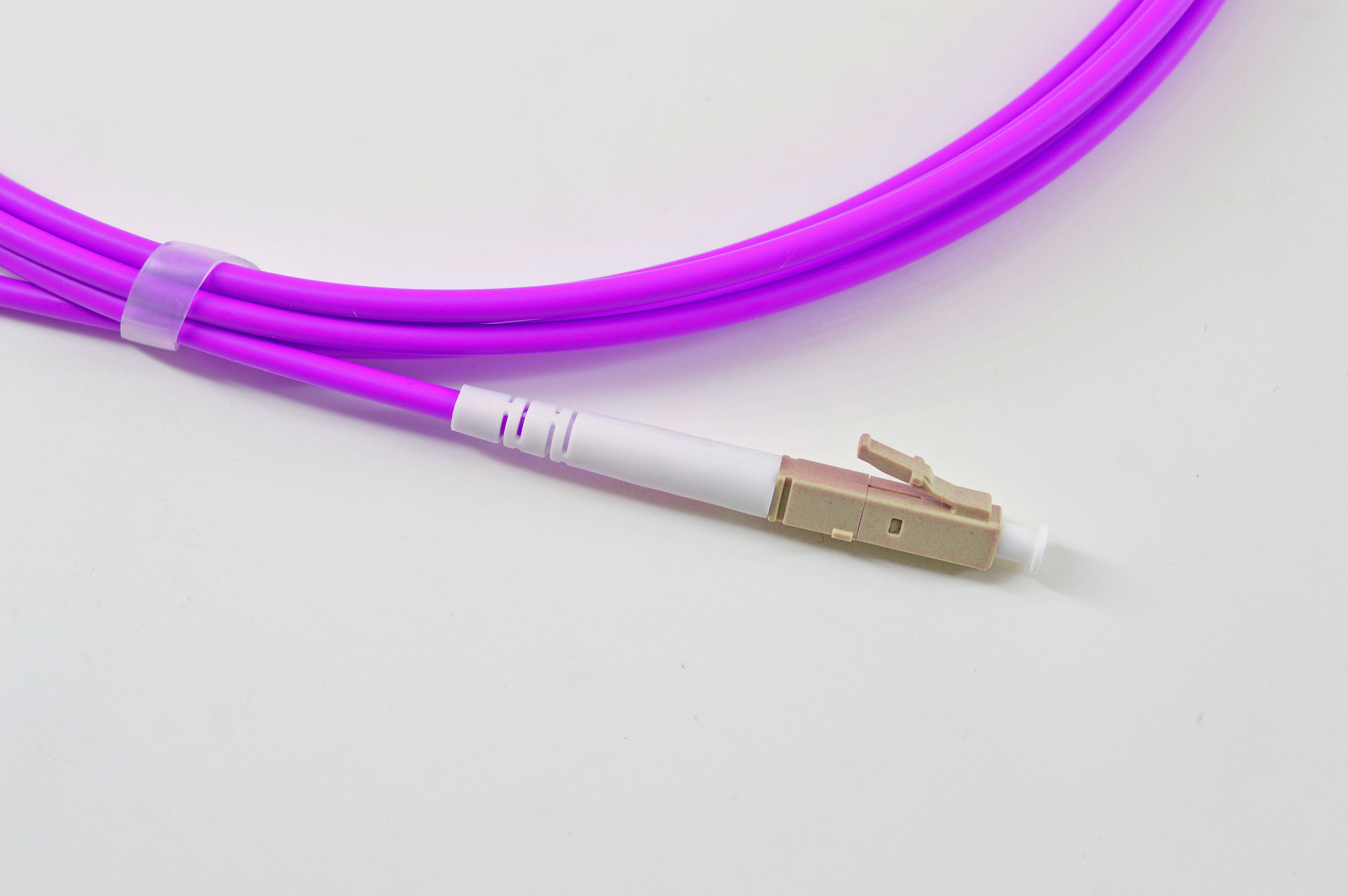 LC LC Fiber Optical Patch Cord UPC/APC Simplex Multimode OM3/OM4/OM5 3mm Diameter