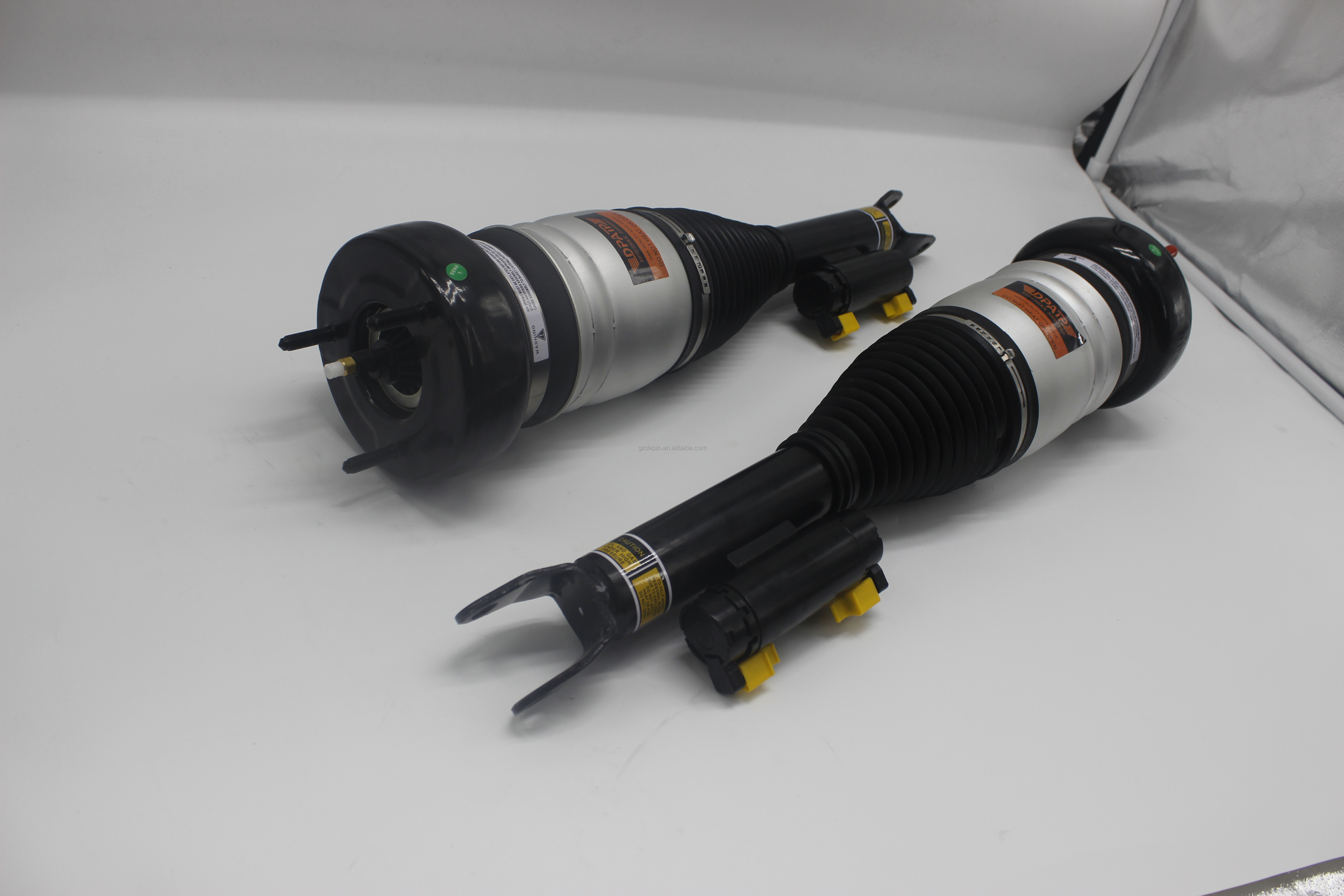 Front Left Air Adjustable Shock Absorbers For Mercedes Benz W205 2053204768 2053204868 2053208300 2053208400