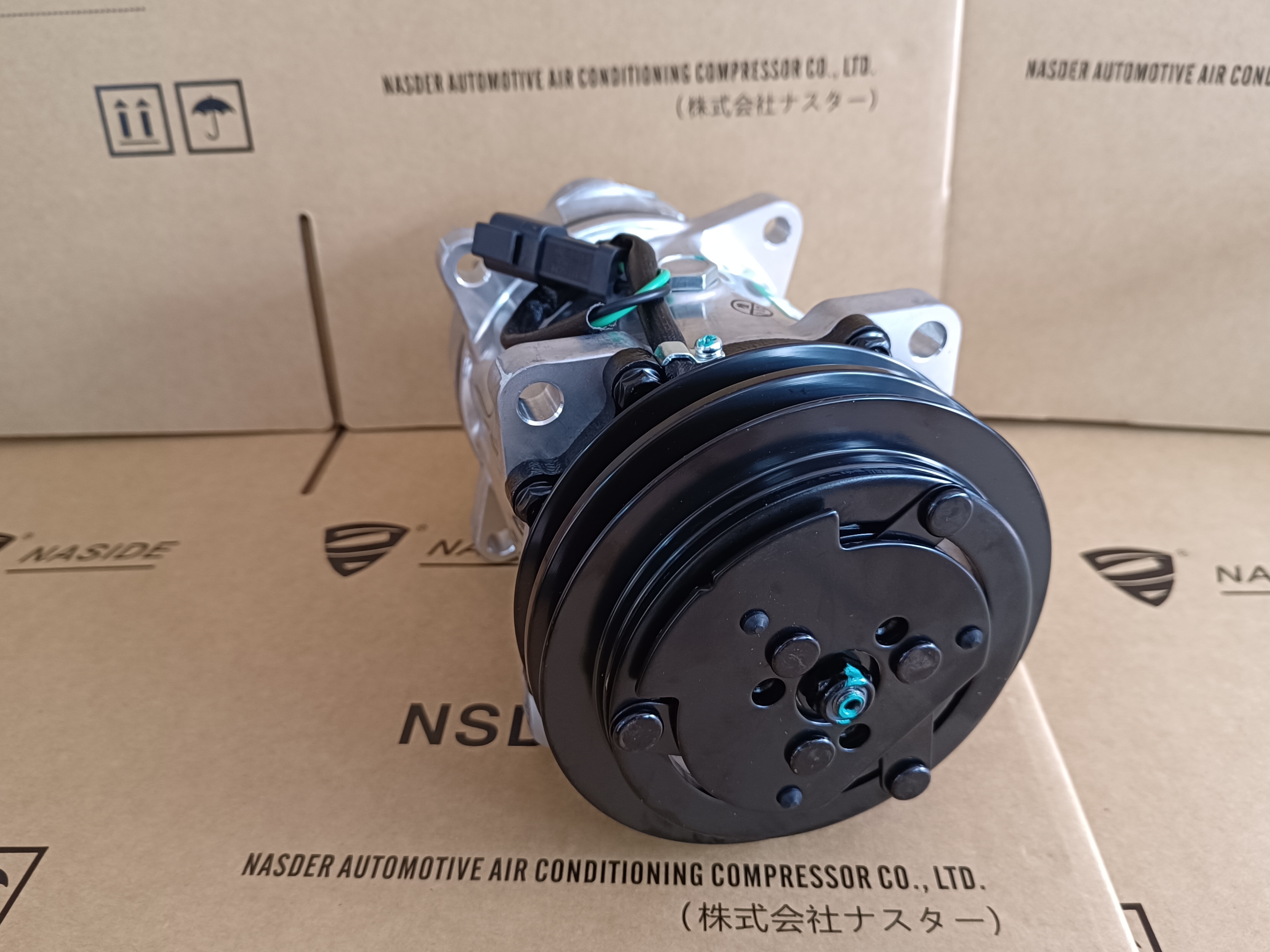 Auto AC Conditioning Compressor For 11412631 15082727 Volvo Excavator