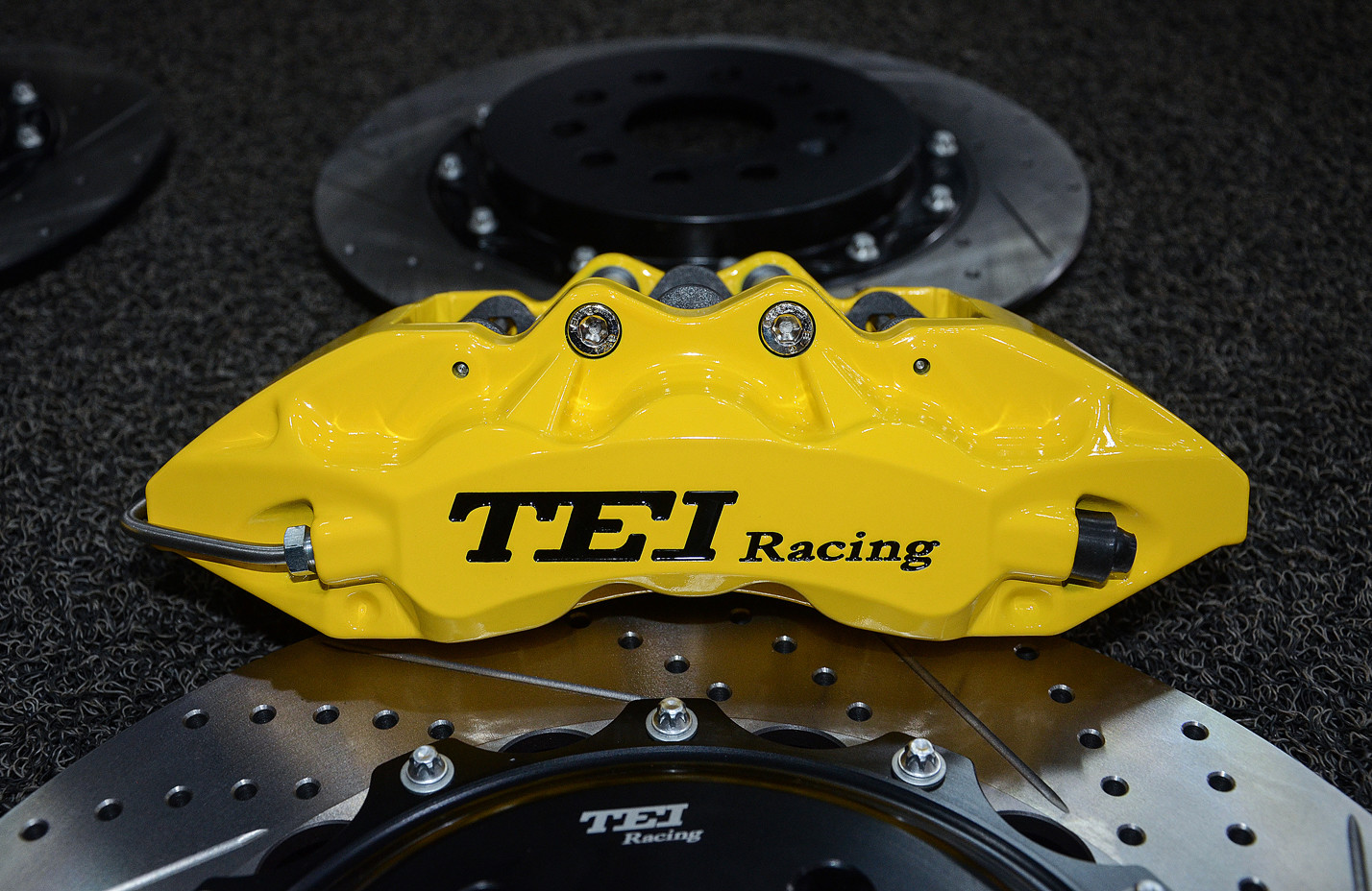 BBK For Audi A3 installed Big Brake Kits 6 Piston Calipers with 355*32mm rotor 18inch wheel P60S