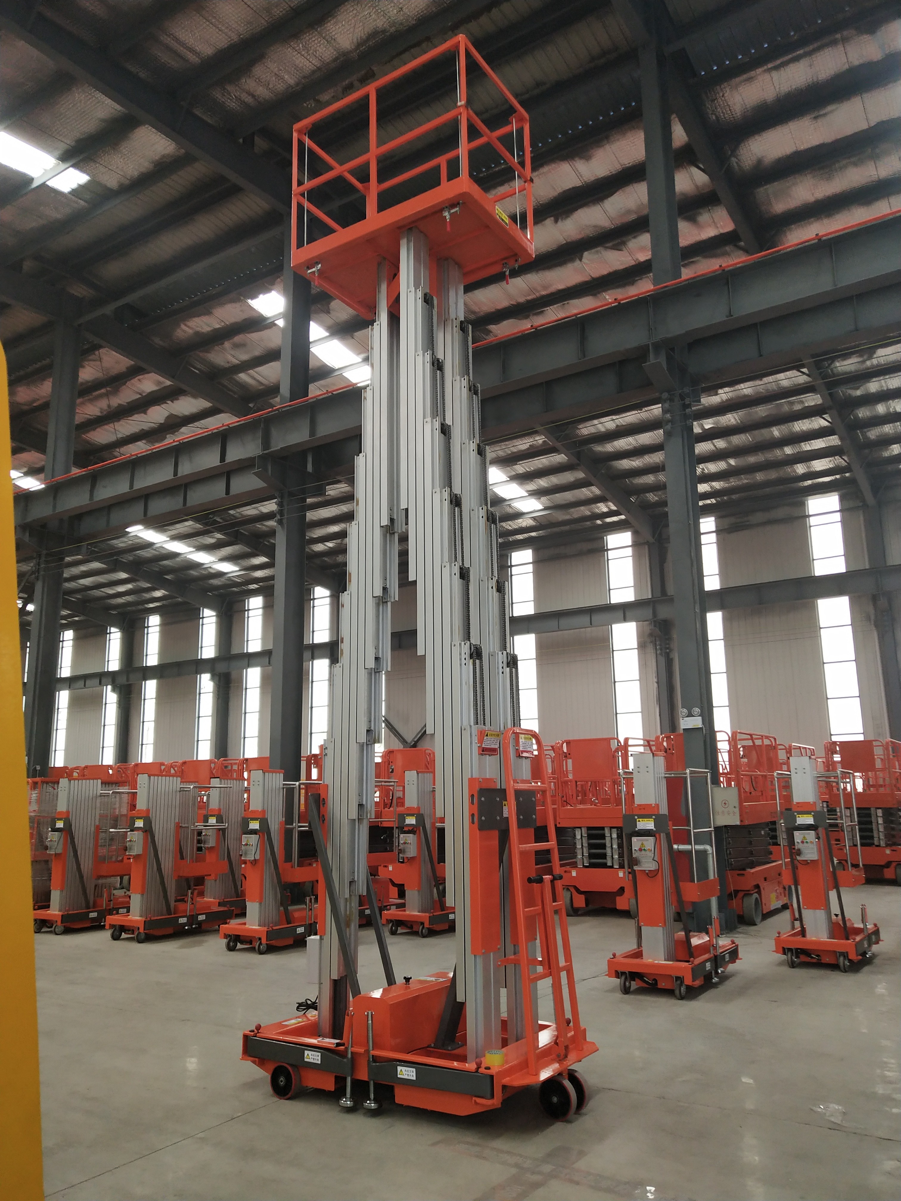 10 m light weight one man lift Aluminium Aerial Work Platform Lift