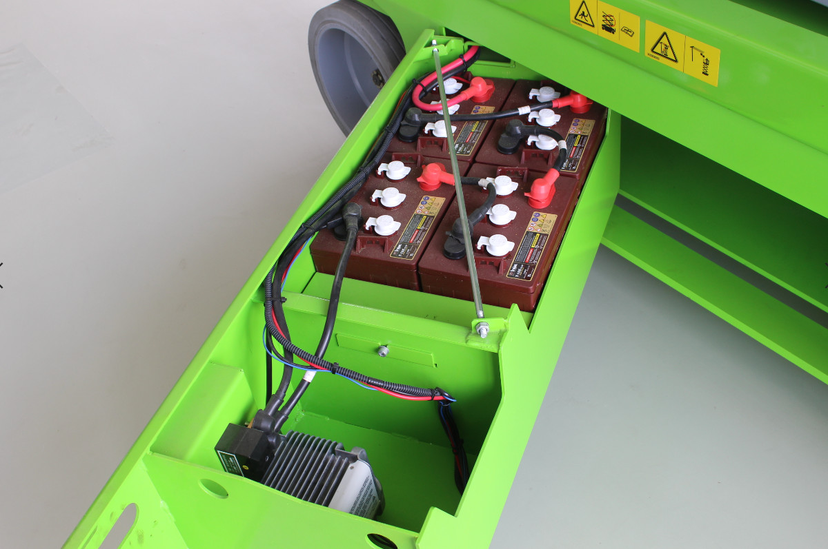8m Hydraulic Scissor Elevated Lift 450KG Platform For Workshop Build Cleanning