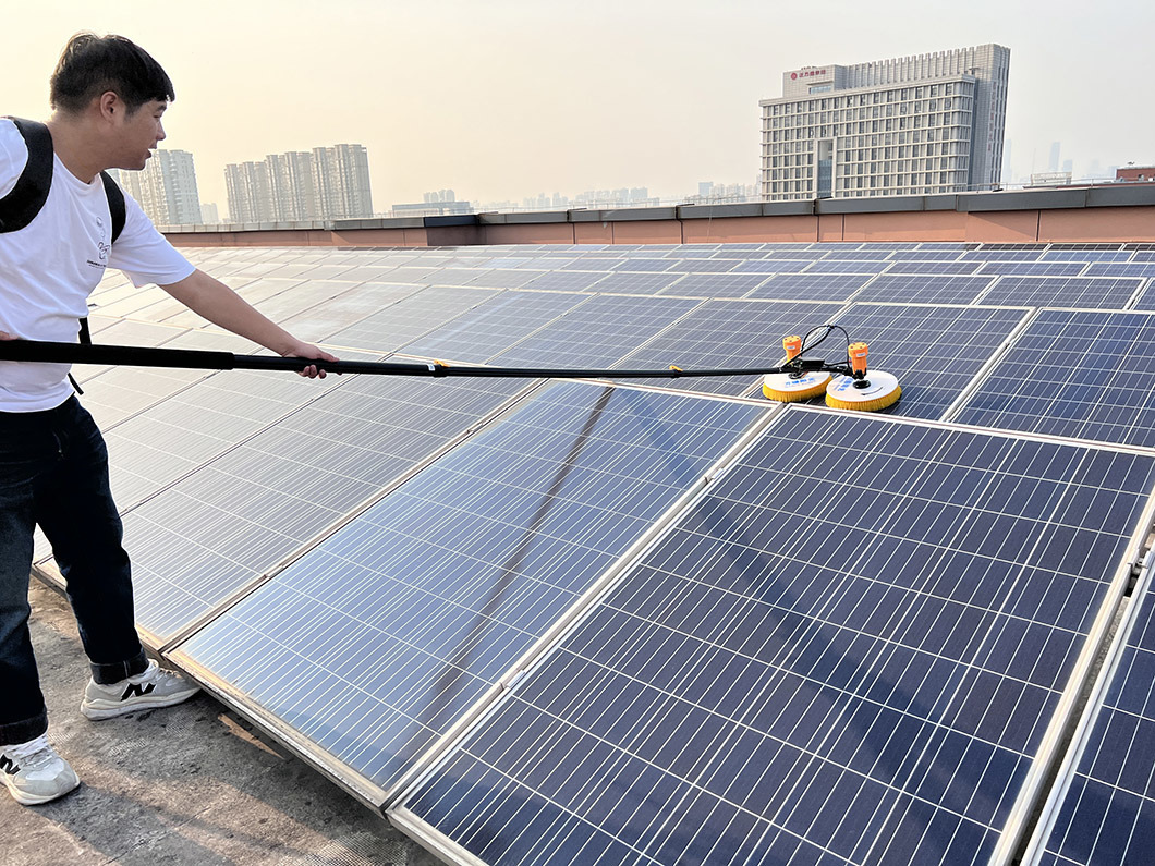 Hot Selling Best Solar Panel Cleaning Tool Equipment Double Head Solar Panel Cleaning Brush Electric Cleaning Brush