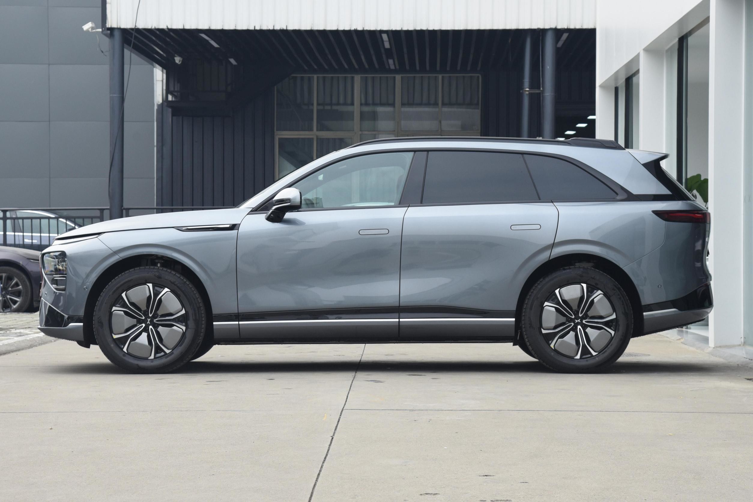 702KM Everbright EV Luxury Cars SUV Xpeng G9 New Energy Vehicles