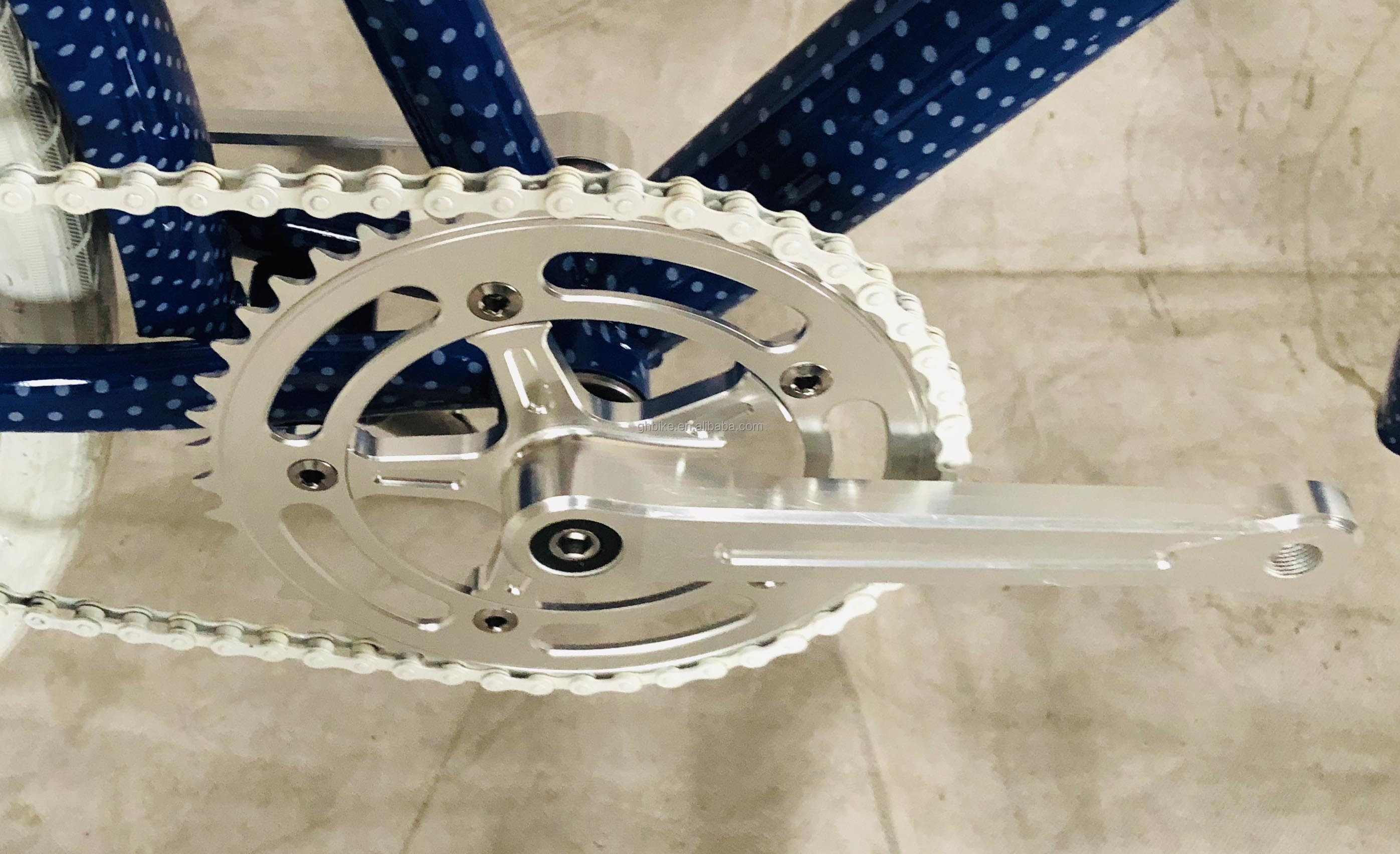 Ordinary Pedal 700C Unisex Bicycle with Simple Design and Coaster Brake
