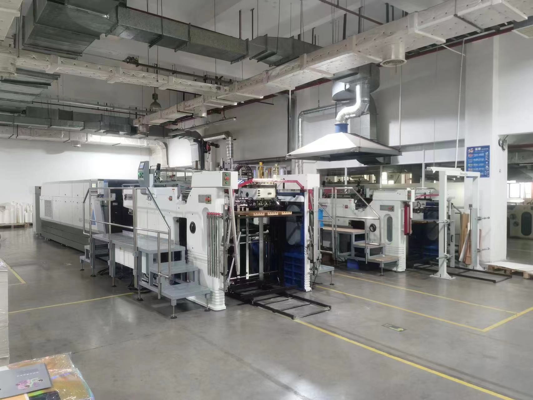 Good Ink Coverage Flexo Printing Machine 4500kg 380V 3P Automatic Cylinder Screen Printing Machine