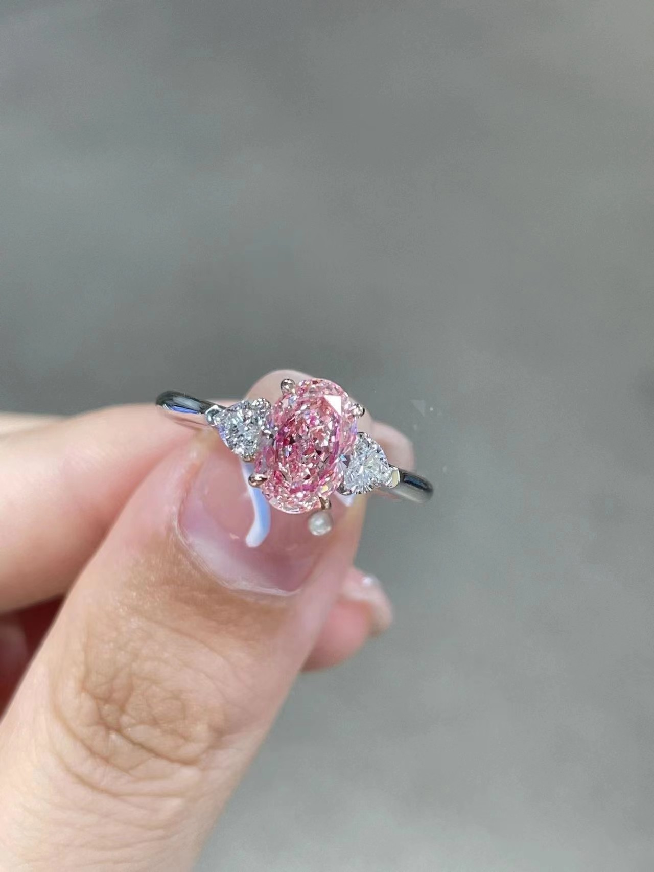 1.69ct Lab Grown Diamond Rings Synthetic CVD Pink Diamond Oval Shape Three Stone Style