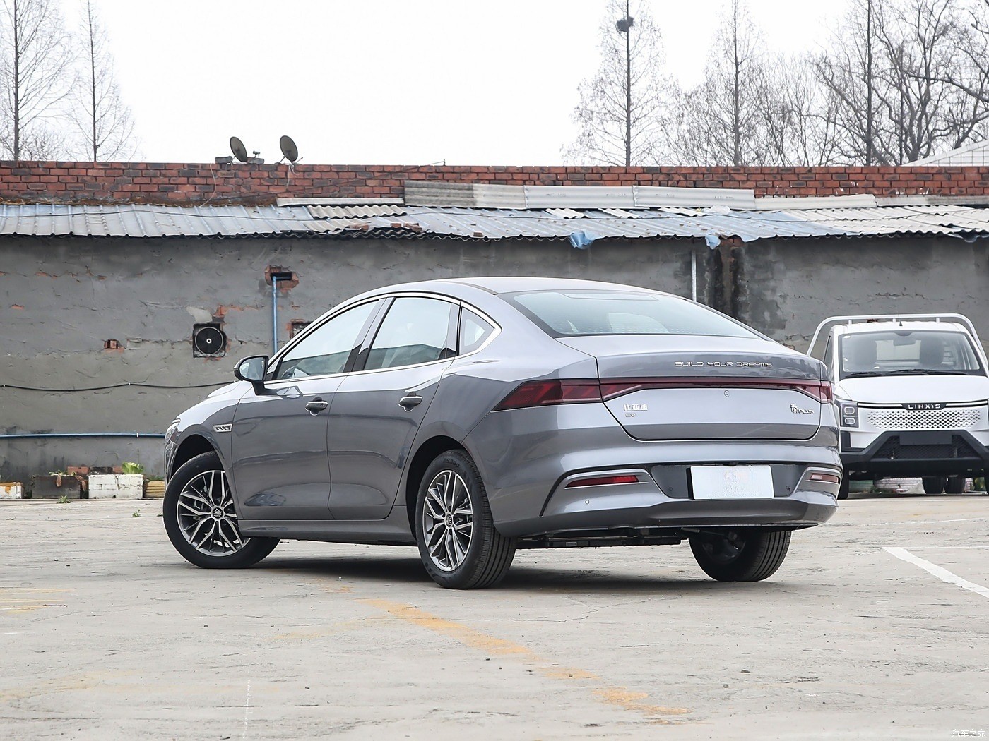 New Byd Qin Plus Car Ev 4 Door 5 Seater Sedan 420KM Long Range Electric Cars