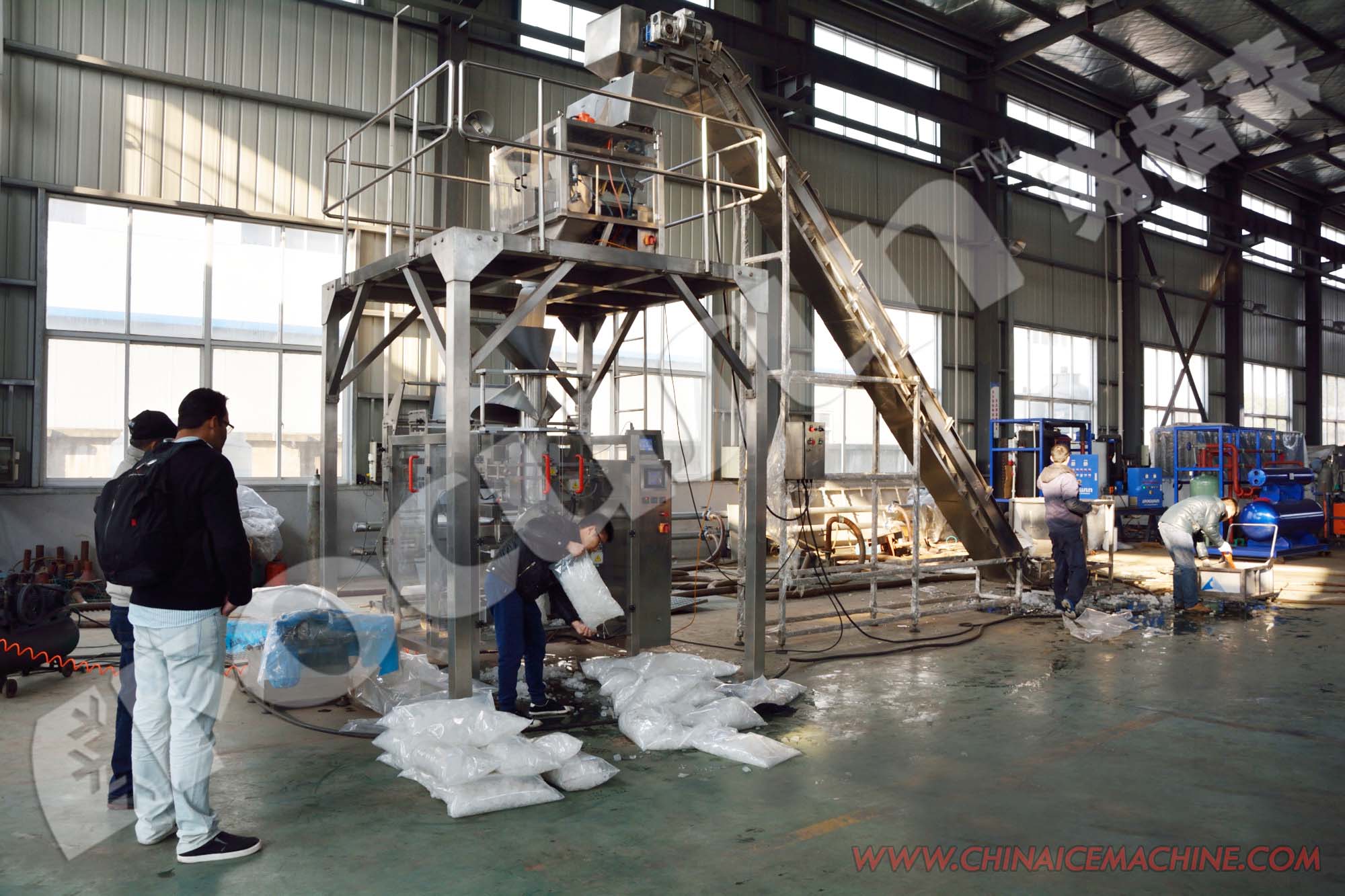 Focusun 1T/2T/3T/5T/10T Automatic Cube Ice Machine for 3000kg/day Manufacturing