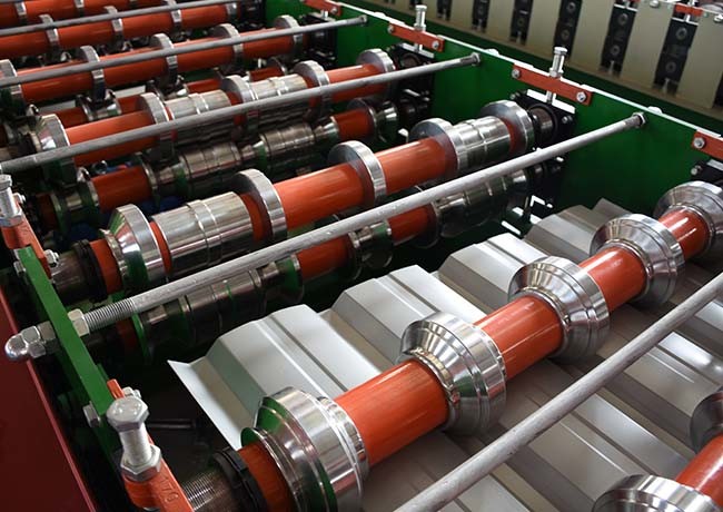 Flat Rib Roofing Sheet Roll Forming Machine Weight 3.5 Ton With Hydraulic Curving Function