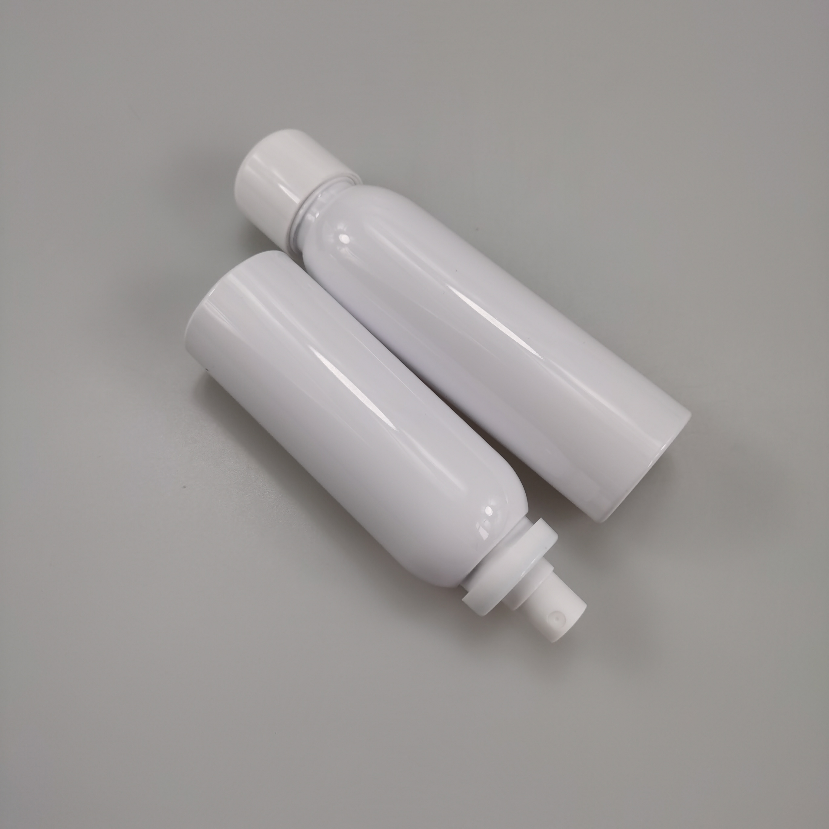 PET Collar 100ml 120ml 150ml 180ml 200ml White Sunscreen Spray Bottle for Toner