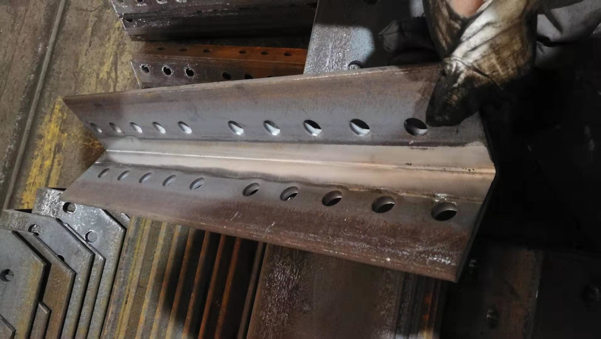 Auten automatic angle Root Milling Machine Model GQC250-2Q in steel tower industry