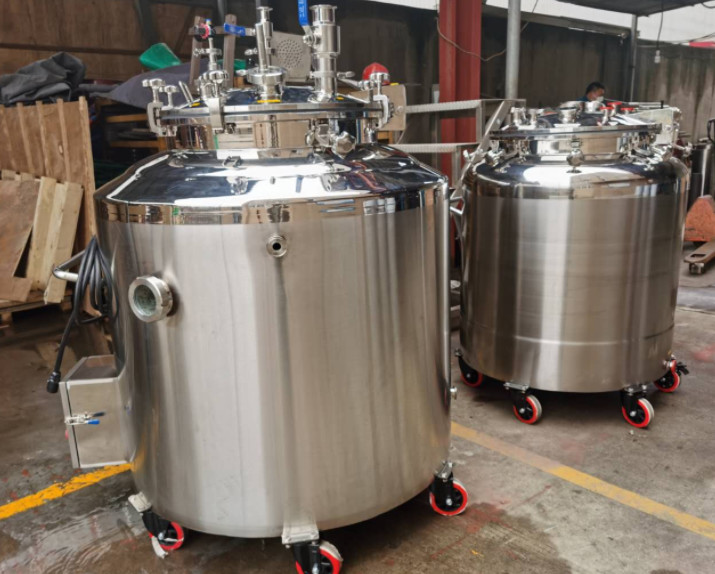 Mirror Polishing Softgel Medicine Storage Tanks 50-600L Cylindrical Shape