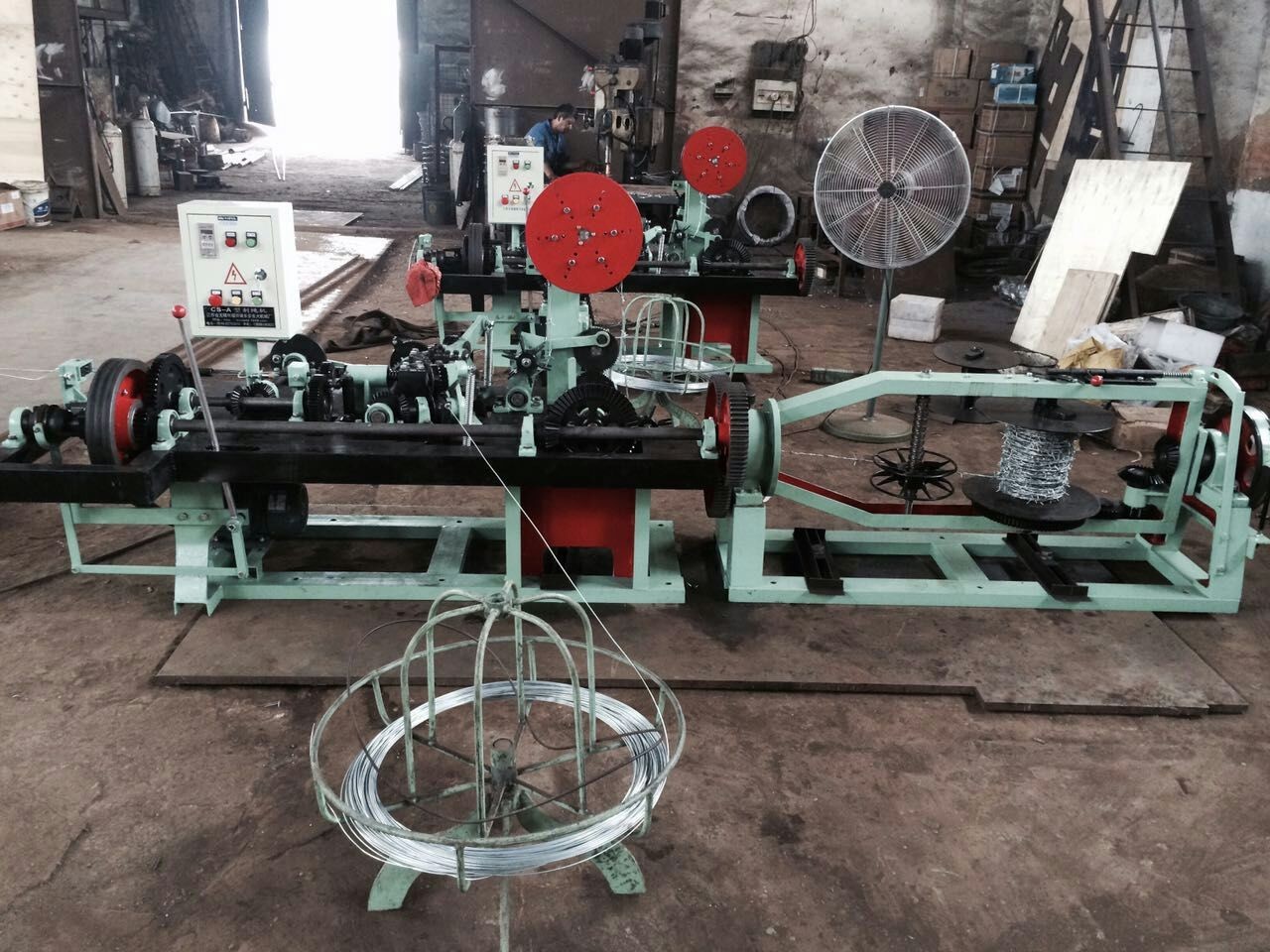 Automatic High safety Twisted Barbed Wire Machine/Single Barbed Wire Machine