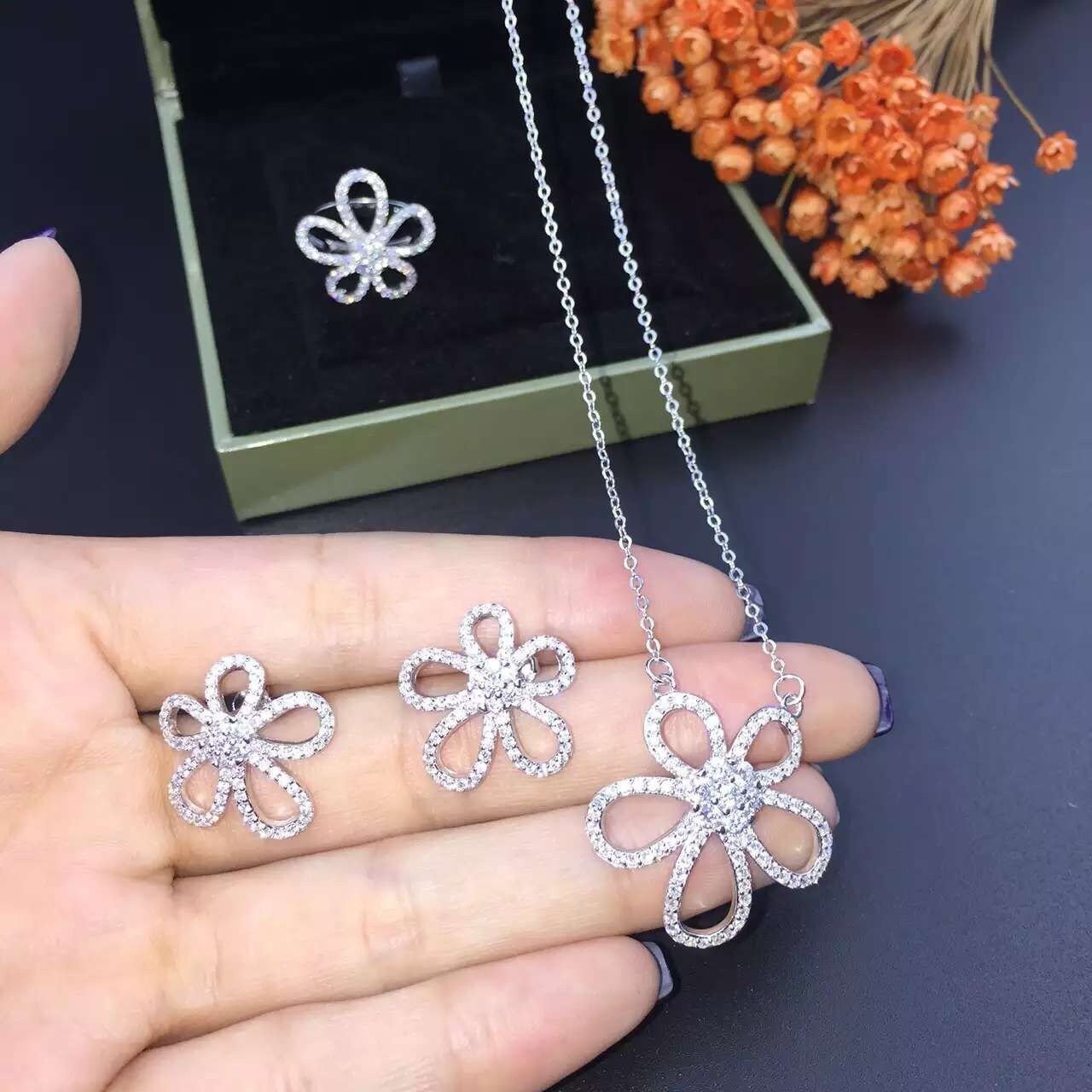 18K White Gold Diamond Jewelry Set with Necklace Ring and Earrings