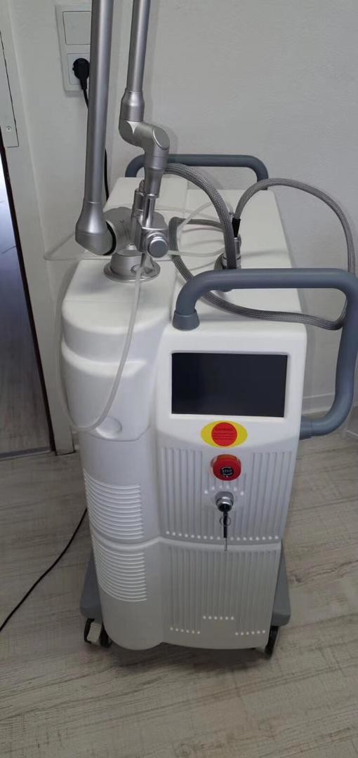 Beauty Salon CO2 Fractional Laser Machine 10600nm , 30W Laser Stretch Mark Removal Machine
