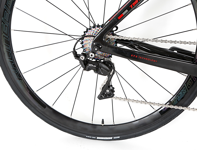 Men's V Brake Carbon Fiber Road Bike with Shimano 105/R7000-22S Derailleur Lever and 22 Speed on Carbon Frame 700c