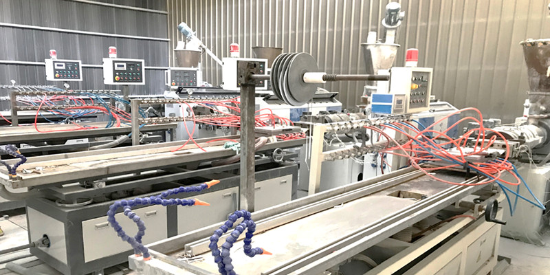 150 - 320Kg/H WPC PVC Wall And Ceiling Panel Board Extrusion Line PVC Panel Extruder Machine