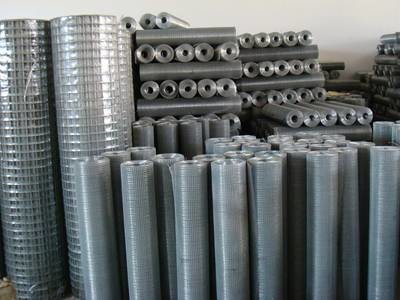 Hot Dipped Galvanized Green Pvc Coated Steel Welded Wire Rolled Fencing 14 Gauge