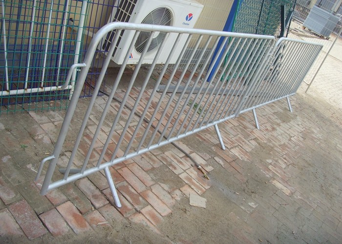 Hot - Dipped Galvanized Crowd Control Barricades Canada 1100X2200mm Size
