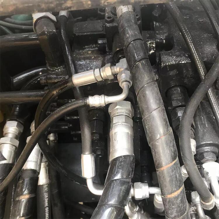 Lower Used Volvo EC210 Excavator in Shanghai Original Hydraulic Pump Made in Korea