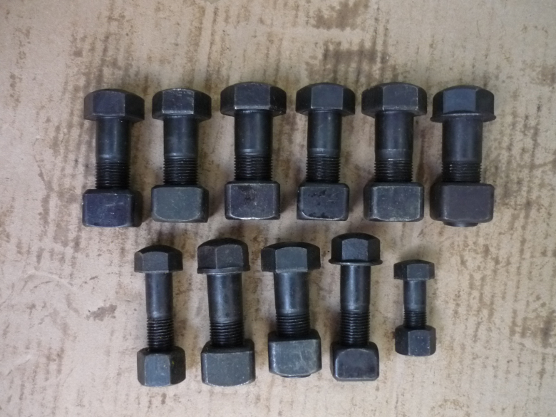 12.9 Strong Excavator track link Bolt and nut / track bolt and nut/chain bolt and nut