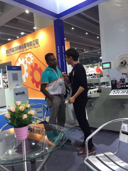 Automatic Label Die Cutting Machine With Hole Punching