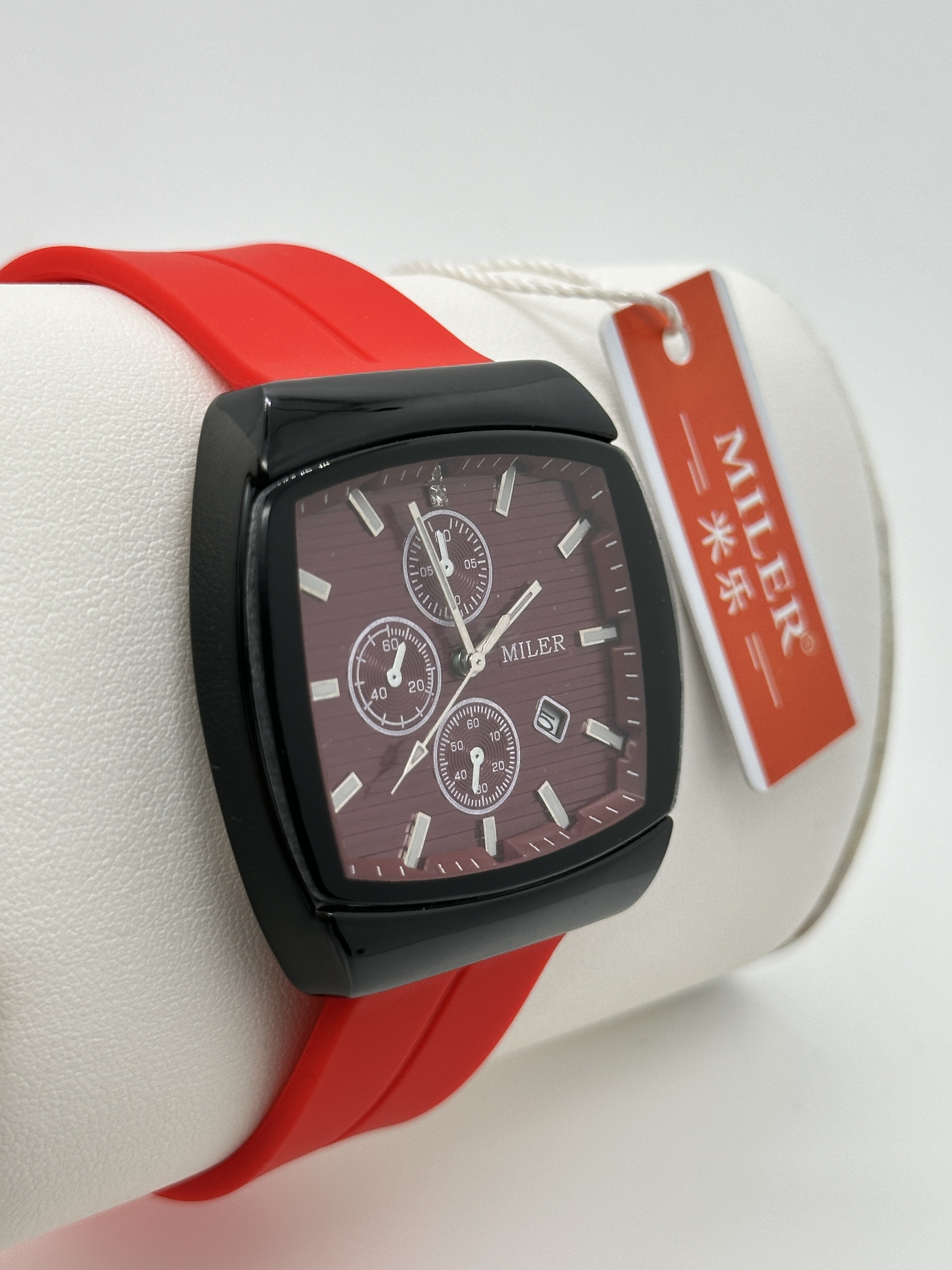 Quartz Sports Wrist Watch For Athletes And Fitness Enthusiasts