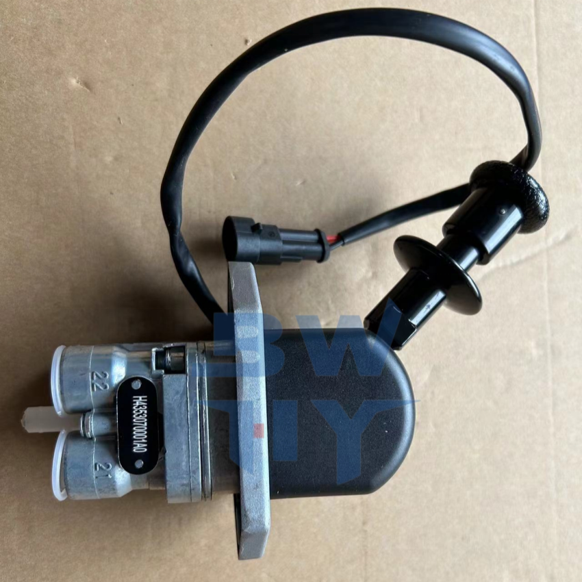 SINOTRUK HOWO T7H T5G Swatow Truck WG9000360522 Hand Brake Valve Iron for Replace/Repair