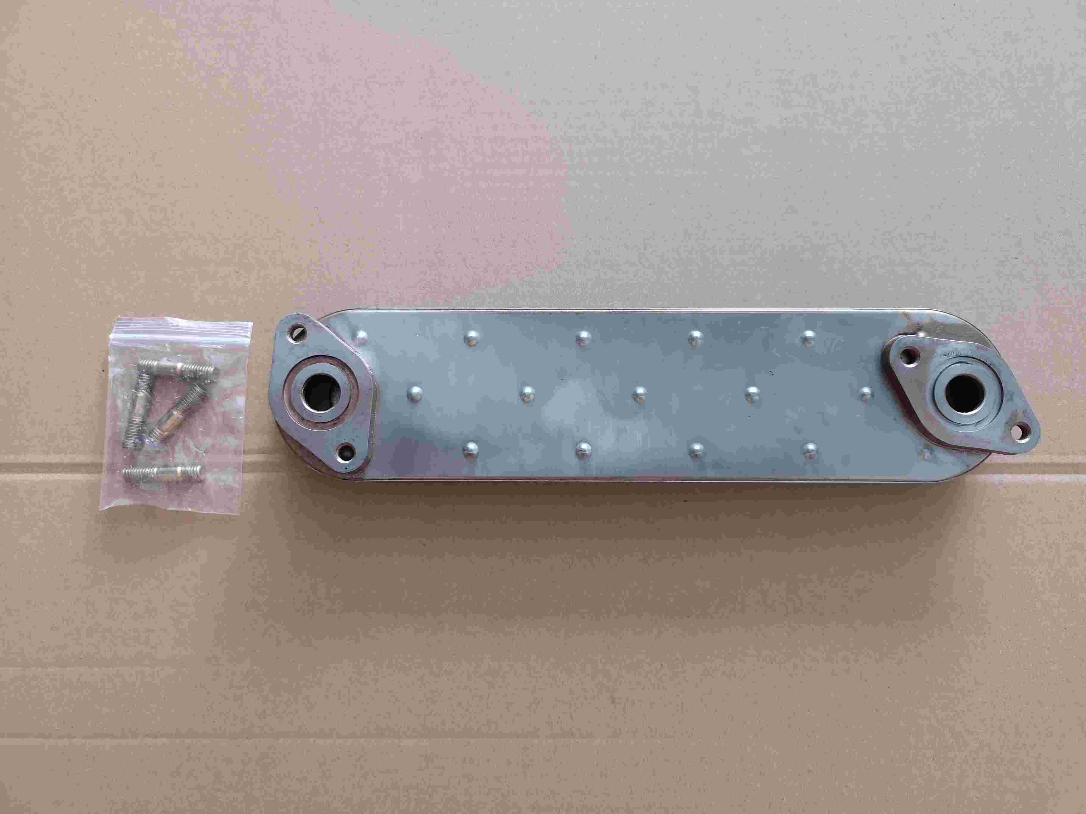 4HF1 4HG1 Engine Oil Cooler 8973852006 Assemble Include Case Cover And Cooler Core 4 Layers