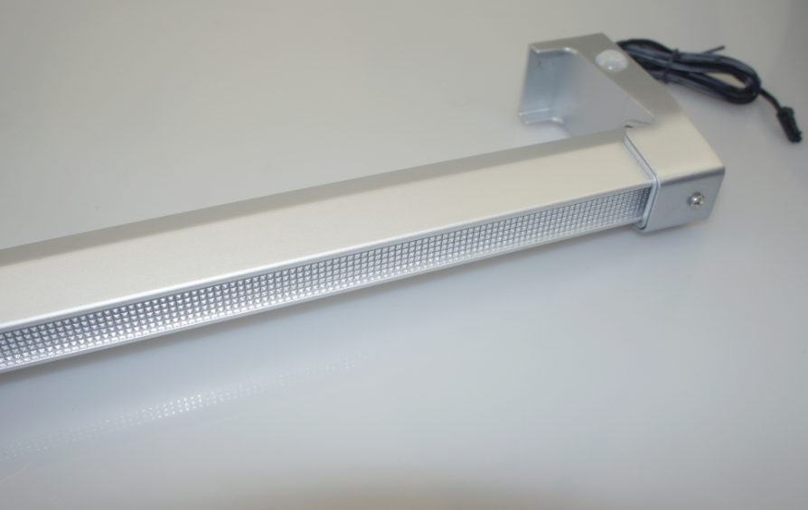 SILVER LED Driver/Battery Wardrobe Hanging Rob PIR Sensor 1500mm Cable A3170/A3370