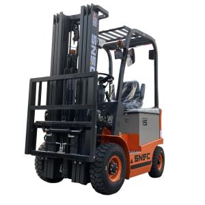 China Adjustable Cab 1.5t Electric Pneumatic Tire Lift Truck With 3 Stage Mast And 5m Lifting Height wholesale