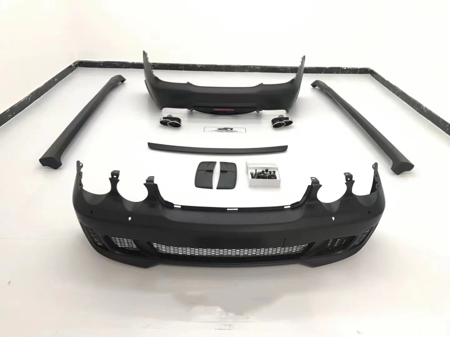 For Jaguar XJ8 XJ6 Body Kit XJ6 XJ8 Upgraded Wald-style Front and Rear Bumper Spoiler Body Kit