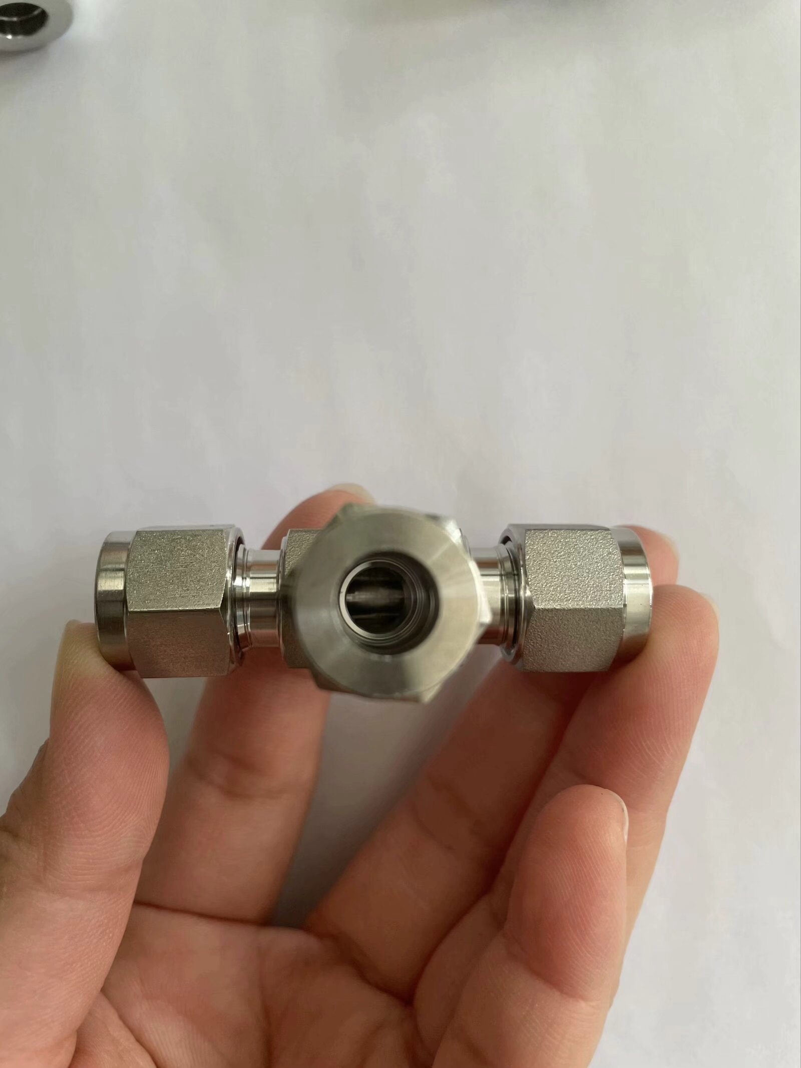 304/316 Stainless Steel Double Ferrule Compression Tube Fittings Tee Customized Support ODM Liquid Medium 1 Piece MOQ