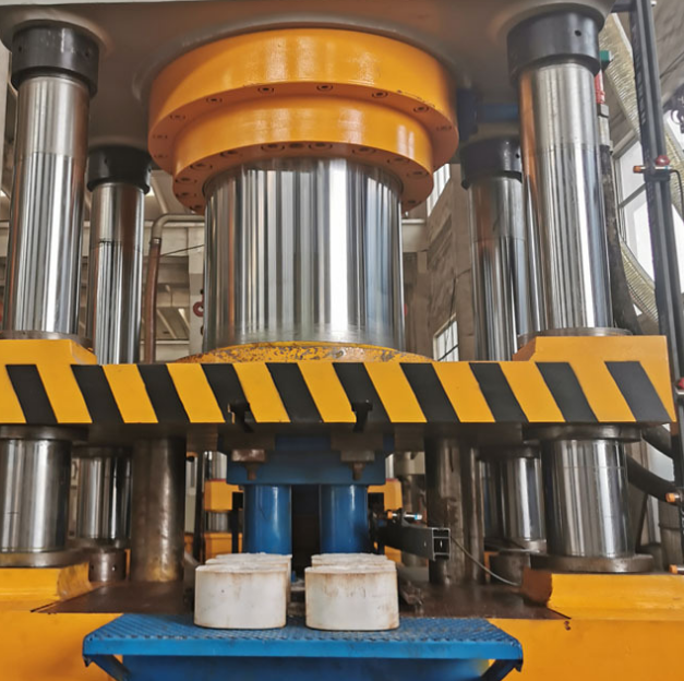 Salt Lick Block Making Machine with Multifunctional Hydraulic Press and Minerals