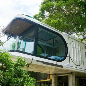 China Customized Color Container Houses Direct Supply Modern Prefabricated Homes Capsule Hotel wholesale