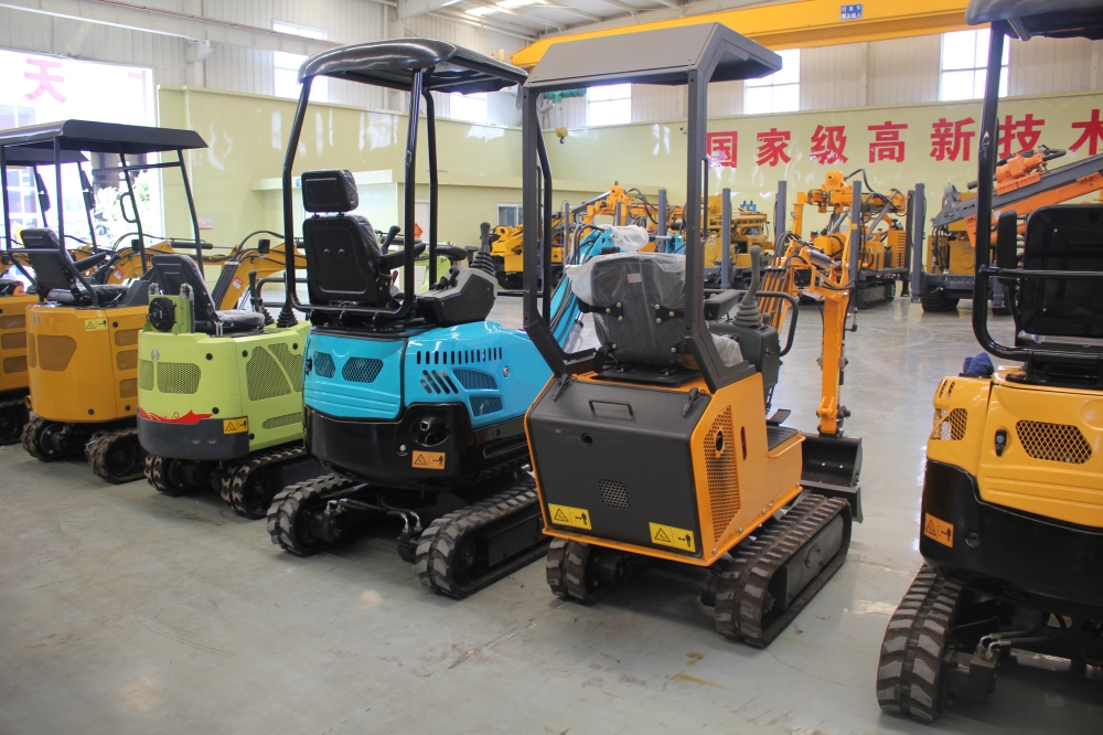 Digging Depth 2200mm Mini Tractor 2 Ton Crawler Digger Micro Excavator