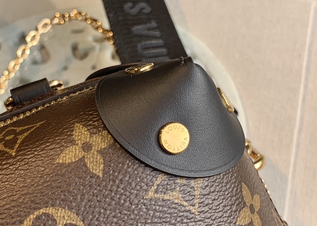 Off White 20cm Leather Chain Crossbody Bag With Top Handle
