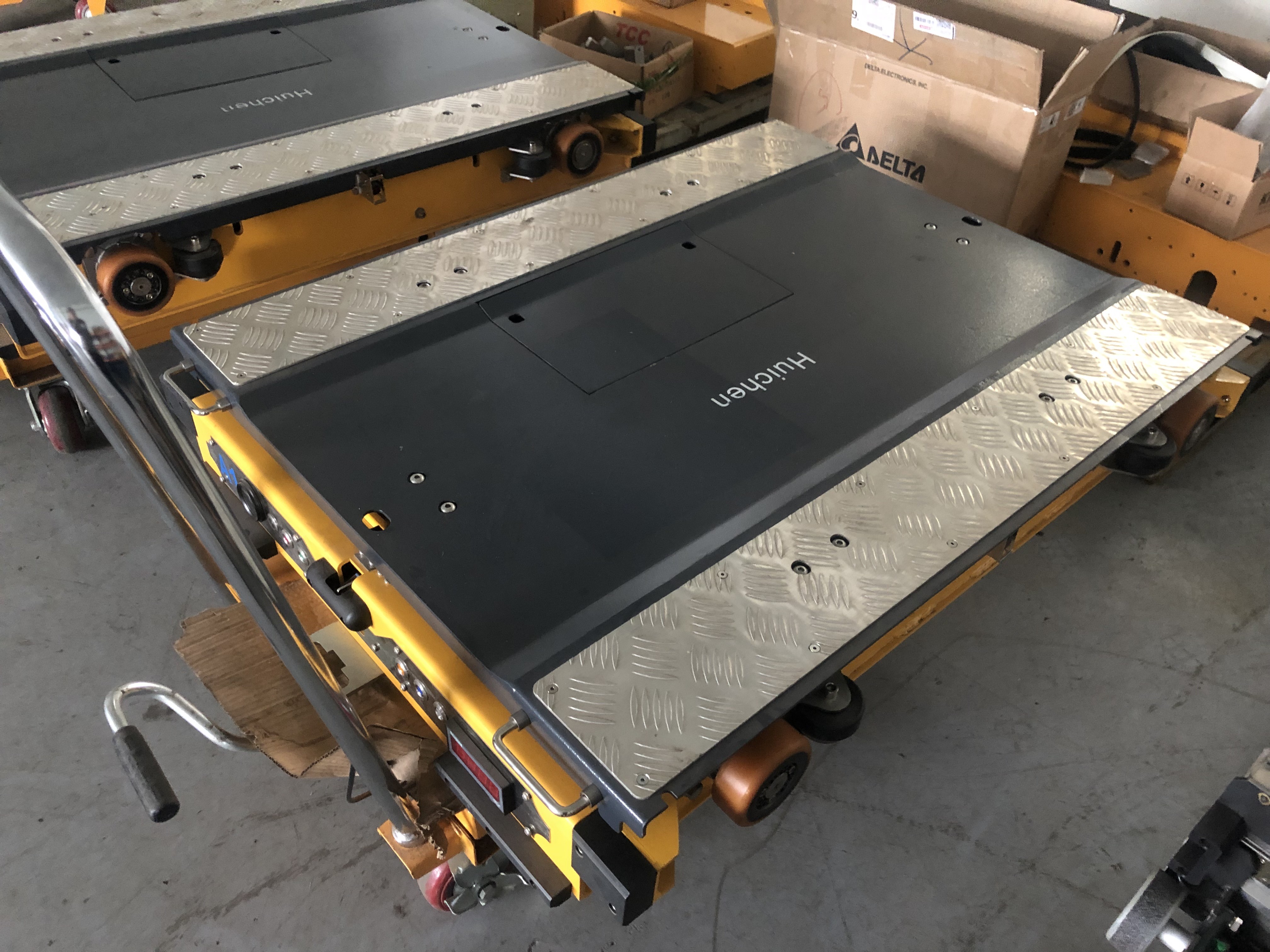 Steel Heavy Duty Radio Shuttle Racking System Adjustable Space Saving