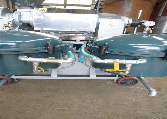 RF130-A Screw Press Oil Expeller , Coconut Oil Expeller Machine With Air Pressure Filter