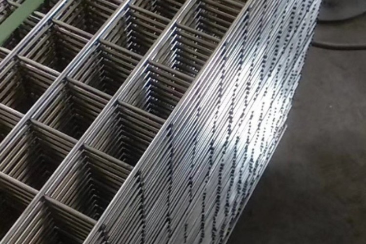 Bright Silver SS Welded Wire Mesh 200mm-300mm Square Woven Steel Mesh Sheets
