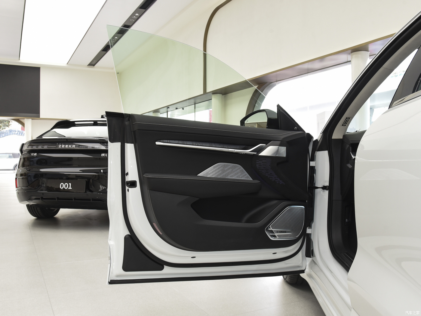 White Black Second Hand Electric Cars