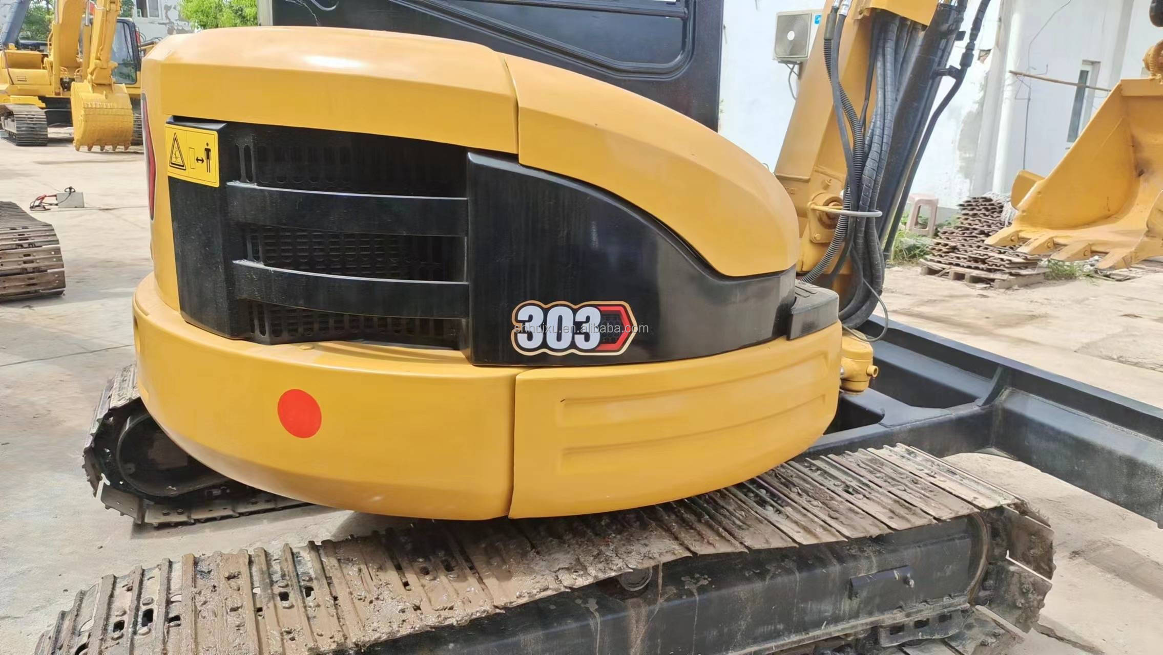 Used mini excavator CAT303 with driving cab hand earth digger China mini digger
