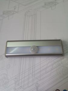 China Wardrobe induction lamp With charging wholesale