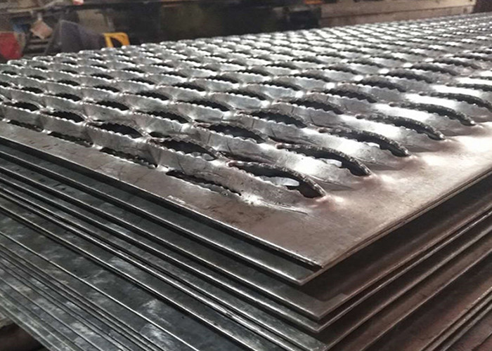 3.66m Length Perforated Metal Plate Diamond Roof Walkway