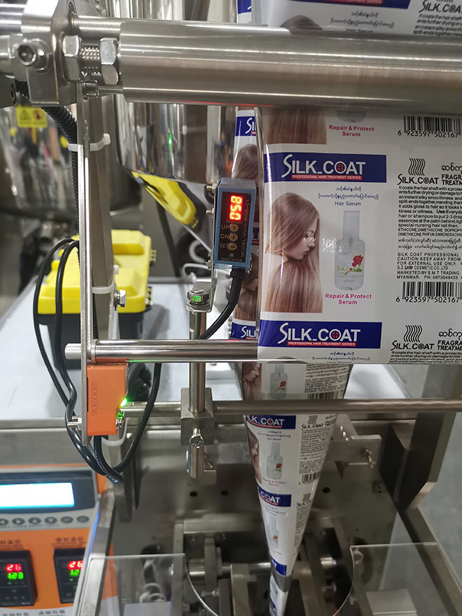 40-90mm Width Sachet Packaging Equipment , SGS Tomato Paste Sachet Packing Machine